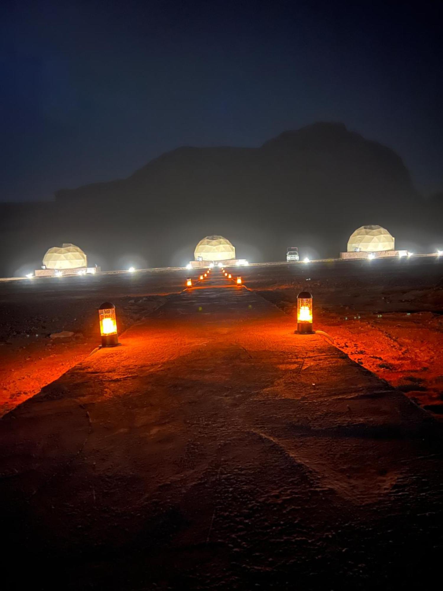 Magic Rum Hussen Wadi Rum Exteriör bild