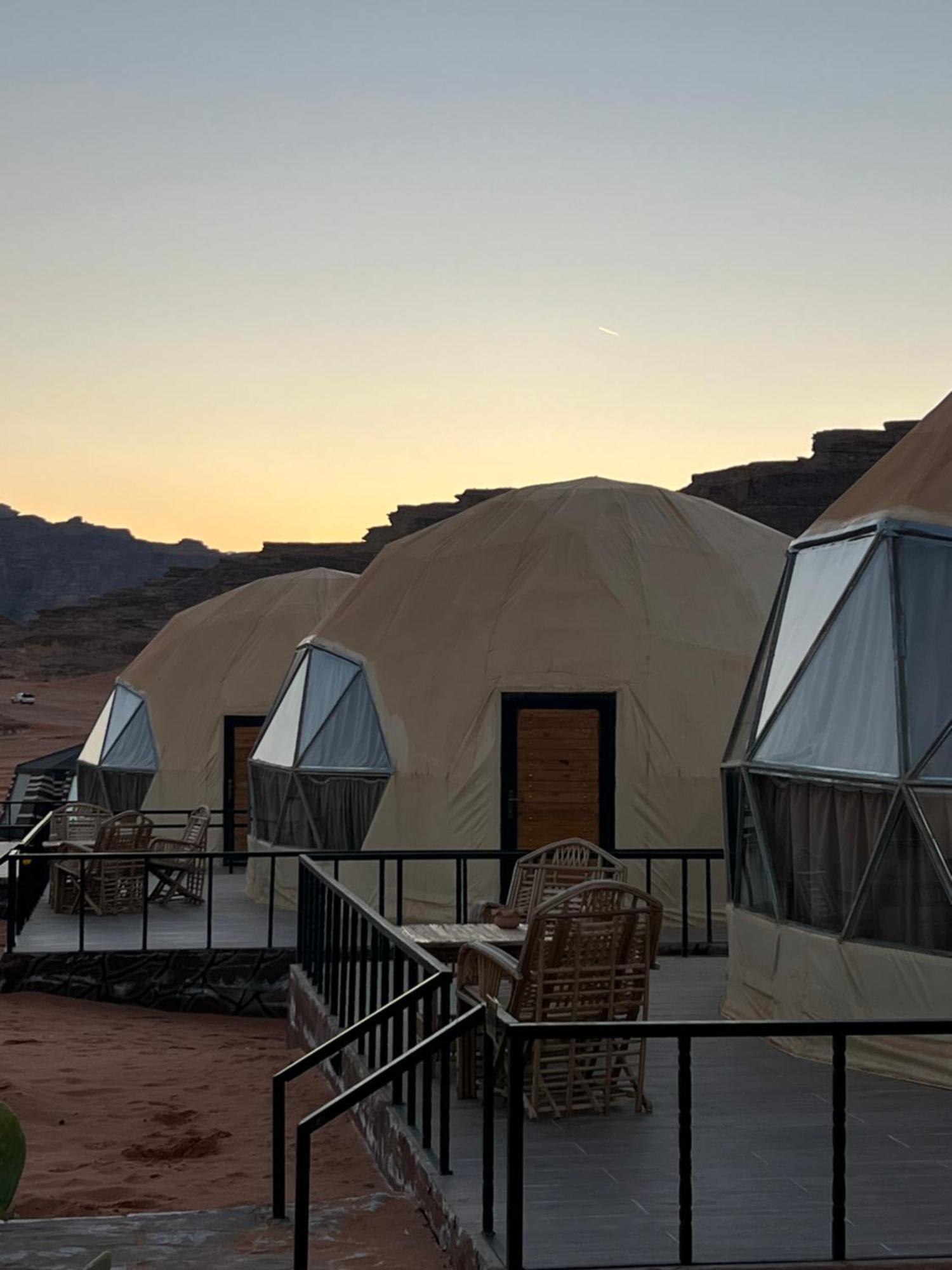 Magic Rum Hussen Wadi Rum Exteriör bild